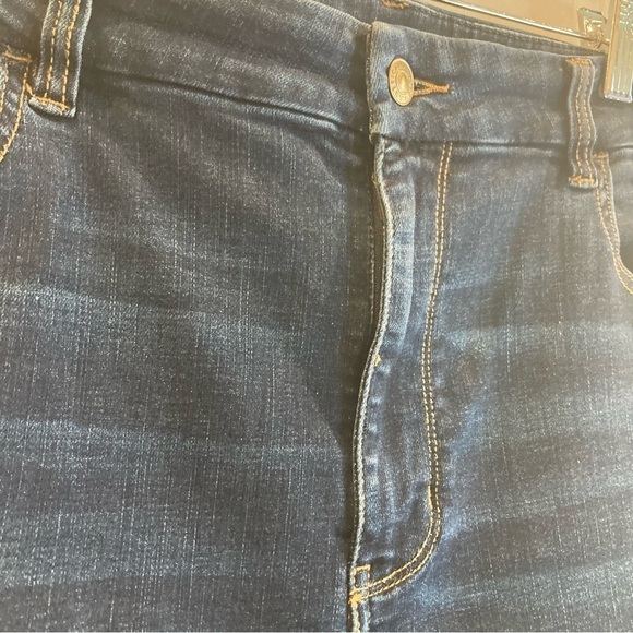 AMERICAN EAGLE  Sz 14 Super High Rise Dark Wash Jeggings Jeans - Picture 2 of 8